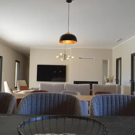 Piscine, 10' De La Plage, Canetto, Villa *