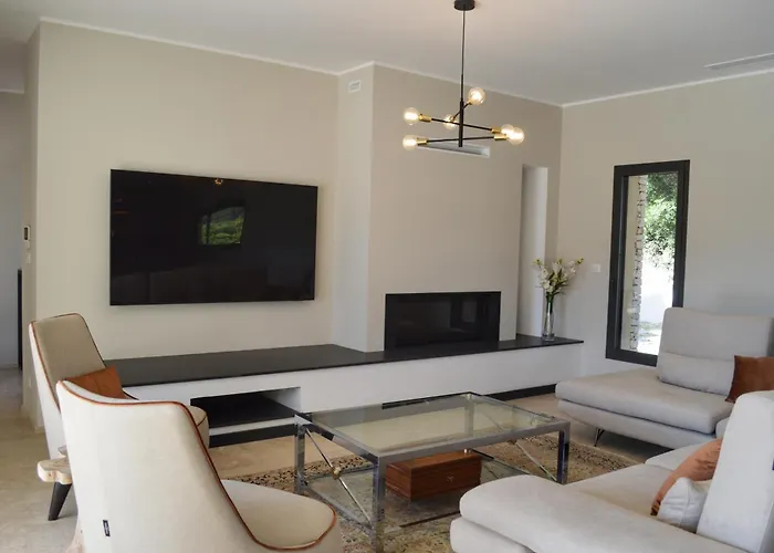 Piscine, 10' De La Plage, Canetto, Villa *